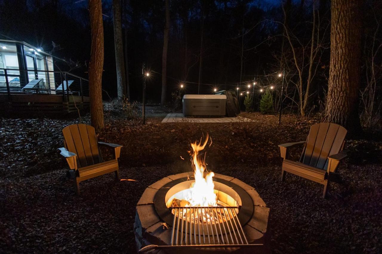 Riverside Tiny Cabin W Hot Tub, Fire Pit, & Kayaks Rileyville Bagian luar foto