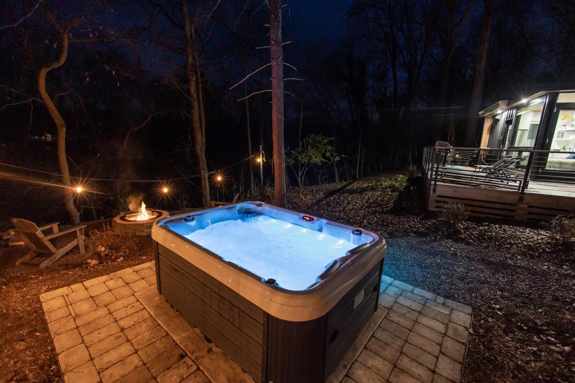 Riverside Tiny Cabin W Hot Tub, Fire Pit, & Kayaks Rileyville Bagian luar foto